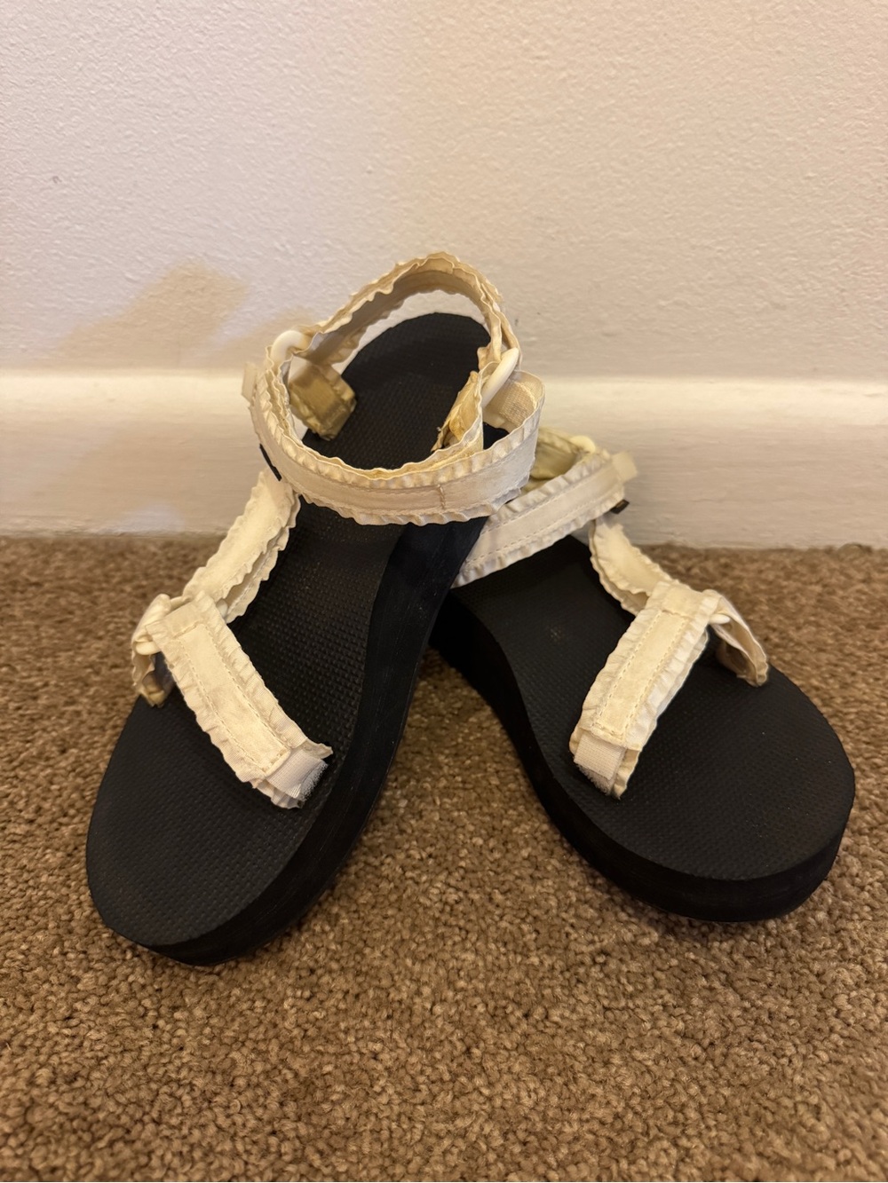 Teva White Ruffle Midform Universal